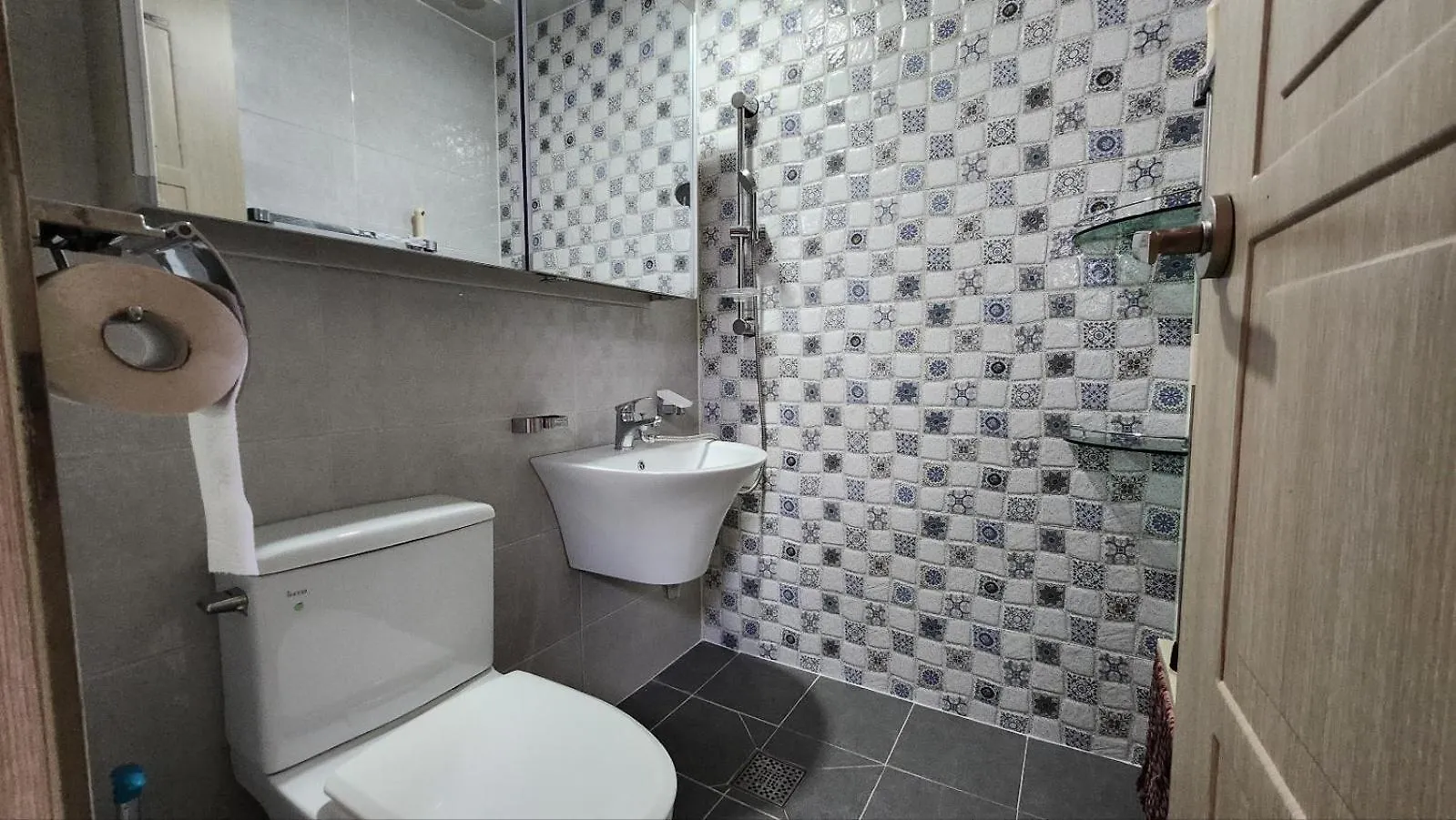 Wisma tamu A Bridge House 1C Hotel Incheon