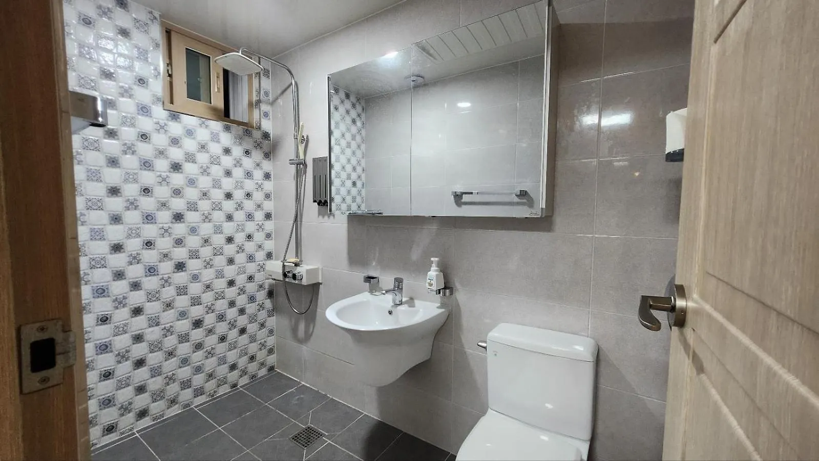 A Bridge House 1C Hotel Incheon